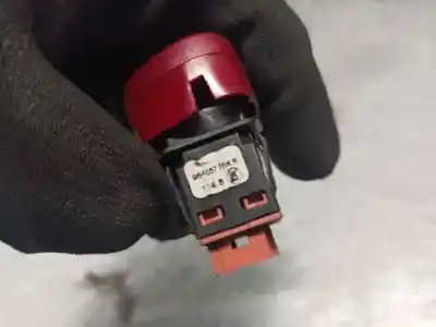 Second-hand car spare part hazard warning lights for citroen c3 (s desde 09/2009) 1.4 hdi oem iam references 96405776kr   Second-hand car spare part hazard warning lights for citroen c3 (s desde 09/2009) 1.4 hdi oem iam references 96405776kr