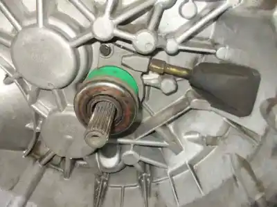 Автозапчастина б/у коробка передач для volvo v70 familiar 2.4 turbo cat посилання на oem iam p12 m56h t164877