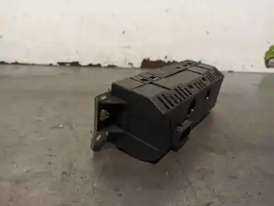 Second-hand car spare part multifunction display for opel agila básico oem iam references 009133265  5wk70007