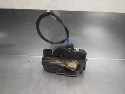 Peça sobressalente para automóvel em segunda mão fechadura da porta dianteira direita por opel astra j (p10) 1.7 cdti (68) referências oem iam 13577984