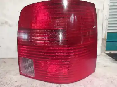 Автозапчастина б/у правий ліхтар для volkswagen passat variant (3b5) 1.9 tdi посилання на oem iam 3b9945257