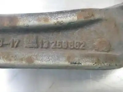 Pezzo di ricambio per auto di seconda mano braccio sospensione superiore posteriore destro per opel insignia a sedán (g09) 2.0 cdti (69) riferimenti oem iam 13268882  202401a