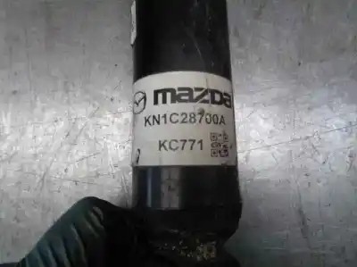 Автозапчастина б/у правий задній амортизатор для mazda cx-5 2.5 cat посилання на oem iam kn1c28700a  