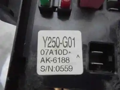 Pezzo di ricambio per auto di seconda mano scatola relè/fusibili per ssangyong rexton 2.7 turbodiesel cat riferimenti oem iam 8212008b10  