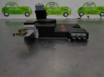 Second-hand car spare part electronic module for audi a3 (8p) 1.6 102 cv / 75 kw oem iam references 8p3035225  