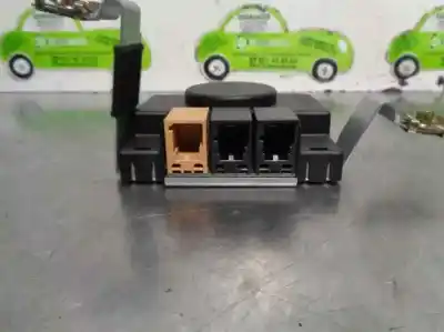 Second-hand car spare part electronic module for audi a3 (8p) 1.6 102 cv / 75 kw oem iam references 8p3035225  