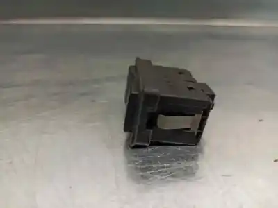 Pezzo di ricambio per auto di seconda mano comando alzacristalli posteriori destro per bmw serie 7 (e38) 725tds riferimenti oem iam 8368974  