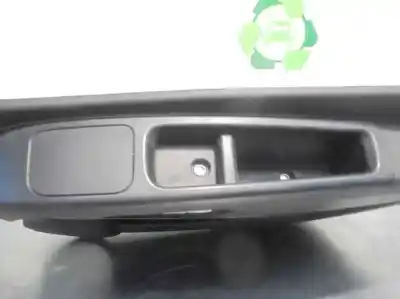 Автозапчастина б/у обработка передніх правіх дверей для fiat fiorino 1.3 16v jtd cat посилання на oem iam 7355245590e  1206170
