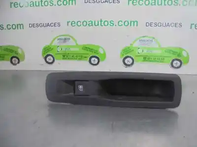 Peça sobressalente para automóvel em segunda mão botão / interruptor elevador vidro traseiro direito por renault laguna iii kte3/ kte30e 3.0 referências oem iam 82944002r