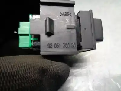 Second-hand car spare part switch for citroen c4 cactus 1.2 thp 110 oem iam references 9806130080  