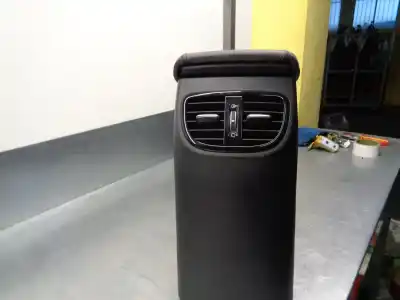 Автозапчастина б/у центральний подлокник для kia xceed 1.4 tgdi cat посилання на oem iam j7c001056  97020j7000