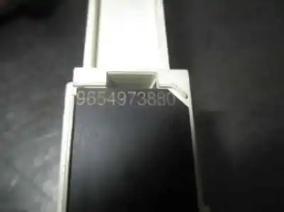 Second-hand car spare part multifunction display for peugeot 1007 dolce oem iam references 9654973880  554500010201