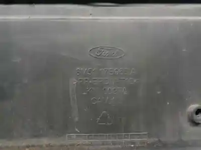 Peça sobressalente para automóvel em segunda mão grelha de pára choques central por ford focus lim. (cb4) 1.6 tdci cat referências oem iam 8m5117b968a  