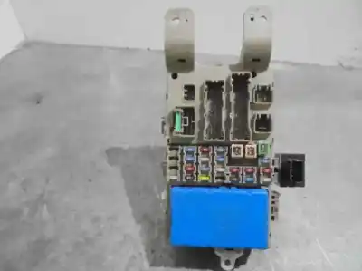 Peça sobressalente para automóvel em segunda mão caixa de fusíveis e relés por toyota corolla (_e12_) 2.0 d-4d (cde120r_ cde120l_) referências oem iam 8264102040