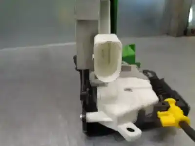 Автозапчастина б/у замок передніх дверей лівий для audi a1 (8xk) adrenalin посилання на oem iam 8x1837015c  