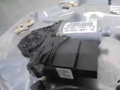 Автозапчастина б/у регулятор скла заднього правого для volkswagen passat variant (3b5) 1.8 20v turbo посилання на oem iam 3b9839752  