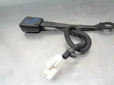 Tweedehands auto-onderdeel riemhaak links voor voor kia xceed 1.4 tgdi cat oem iam-referenties 88830j1700