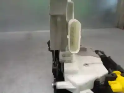 Автозапчастина б/у замок дверей заднього лівого для audi a1 (8xk) adrenalin посилання на oem iam 8x0839015e  