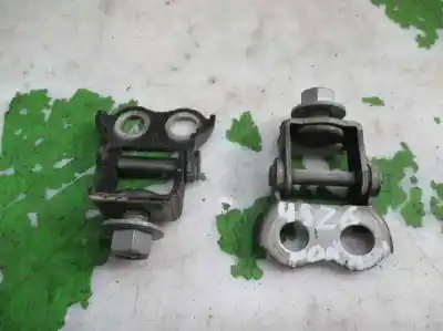 Автозапчасти б/у петля крышки багажника за toyota yaris (_p9_) 1.3 vvt-i (scp90_) ссылки oem iam   