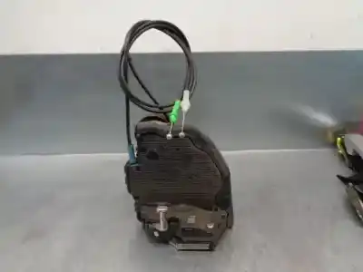 Peça sobressalente para automóvel em segunda mão fechadura da porta traseira esquerda por toyota verso (_r2_) 2.0 d-4d (aur20_) referências oem iam 690600f030