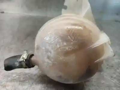 Second-hand car spare part coolant expansion tank for dacia duster 1.5 dci diesel fap cat oem iam references 8200766826  