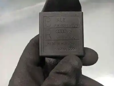 Second-hand car spare part front right seat belt for audi a6 berlina (4f2) 2.4 177 cv / 130 kw oem iam references 4f0857706  