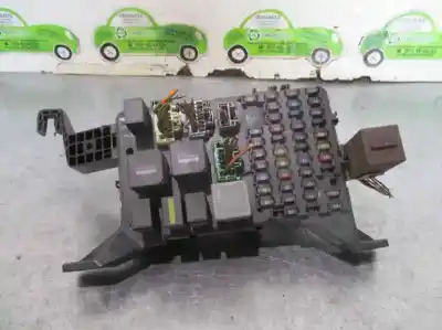 Peça sobressalente para automóvel em segunda mão caixa de fusíveis e relés por ford mondeo iii (b5y) 2.0 16v tddi / tdci referências oem iam 4s7t14a073aa