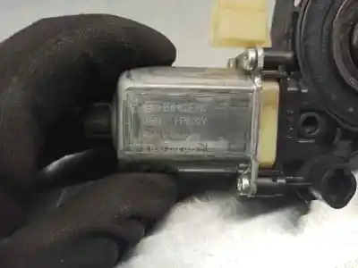 Автозапчасти б/у мотор переднего левого стекла за seat leon st (5f8) 2.0 tdi ссылки oem iam 5q0959801b  