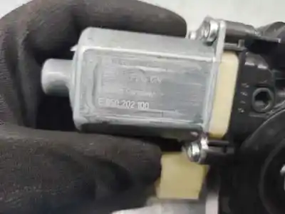 Автозапчасти б/у мотор стекла переднего правого за seat leon st (5f8) 2.0 tdi ссылки oem iam 5q0959802b 0130822716 bosch 