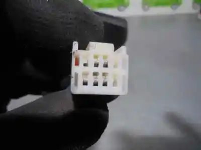 Pezzo di ricambio per auto di seconda mano specchio sinistro per mazda premacy (cp) 2.0 td riferimenti oem iam bj4c691g7a  