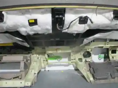 Peça sobressalente para automóvel em segunda mão tablier por kia carnival 2.9 crdi vgt active referências oem iam 847104d050va  