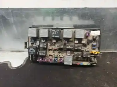 Pièce détachée automobile d'occasion boîtes à fusibles pour ssangyong actyon 2.0 td cat références oem iam 8239032021