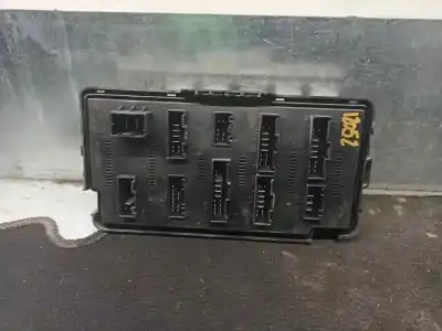 Pezzo di ricambio per auto di seconda mano scatola relè/fusibili per ssangyong actyon 2.0 td cat riferimenti oem iam 8239032021  