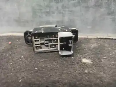 Pièce détachée automobile d'occasion commande de lève vitre arrière gauche pour ssangyong actyon 2.0 td cat références oem iam 202005301  