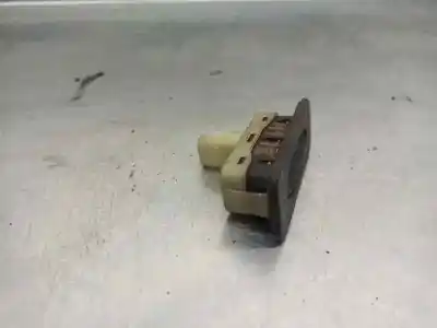 Pezzo di ricambio per auto di seconda mano maniglia esterna del cancello per renault clio iii 1.5 dci diesel cat riferimenti oem iam 8200385515  