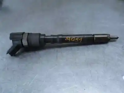 Second-hand car spare part INJECTOR for KIA CARENS (UN)  OEM IAM references 3380027000  0986435147