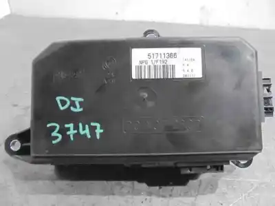 Peça sobressalente para automóvel em segunda mão módulo electrónico do fecho central por fiat stilo (192) 1.9 multijet 140 m.schumacher referências oem iam 51711366