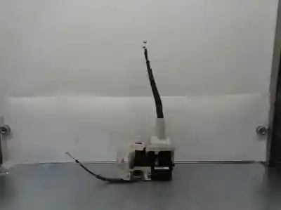 Peça sobressalente para automóvel em segunda mão fechadura da porta dianteira direita por hyundai ix35 (lm, el, elh) 1.7 crdi referências oem iam 813202y000