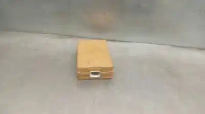 Peça sobressalente para automóvel em segunda mão caixa de fusíveis e relés por toyota corolla (e12) 1.6 16v referências oem iam 8264113040