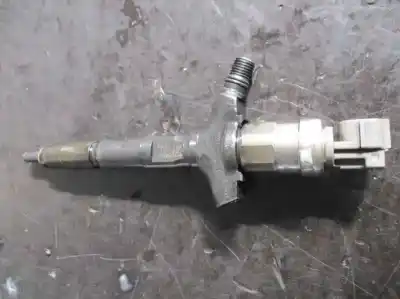 Second-hand car spare part injector for lancia ypsilon (101) 1.3 16v multijet argento oem iam references   9872391617
