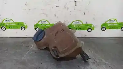 Pièce détachée automobile d'occasion VASE D'EXPANSION DE LIQUIDE DE REFROIDISSEMENT pour VOLKSWAGEN PASSAT BERLINA (3B2)  Références OEM IAM 8D0121403L  