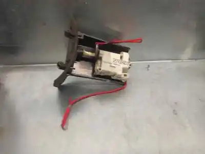 Second-hand car spare part fuel door cover motor for lancia thesis (115) 2.4 multijet 20v cae emblema oem iam references 