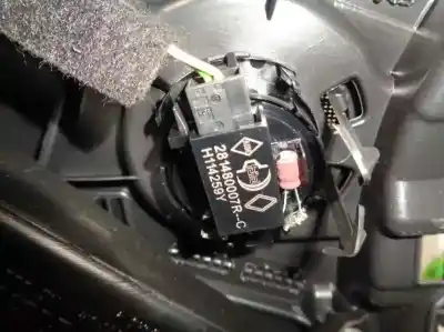 Автозапчастина б/у панель приладів для dacia duster (hm_) 1.6 sce 115 (hmm1) посилання на oem iam 681000133r   Автозапчастина б/у панель приладів для dacia duster (hm_) 1.6 sce 115 (hmm1) посилання на oem iam 681000133r