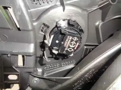 Автозапчастина б/у панель приладів для dacia duster (hm_) 1.6 sce 115 (hmm1) посилання на oem iam 681000133r   Автозапчастина б/у панель приладів для dacia duster (hm_) 1.6 sce 115 (hmm1) посилання на oem iam 681000133r