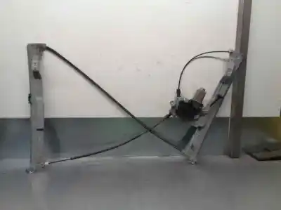 Peça sobressalente para automóvel em segunda mão elevador de vidros dianteiro direito por renault clio iii 1.6 16v referências oem iam 8200826165