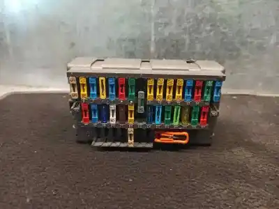 Peça sobressalente para automóvel em segunda mão CAIXA DE FUSÍVEIS E RELÉS por PEUGEOT PARTNER (S1)  Referências OEM IAM 9568205480  