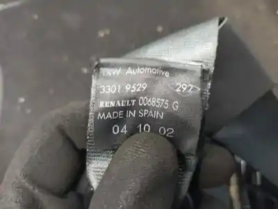 Автозапчастина б/у центральний задній ремін безпеки для renault clio ii fase ii (b/cb0) 1.4 16v посилання на oem iam 0068575g  33019529