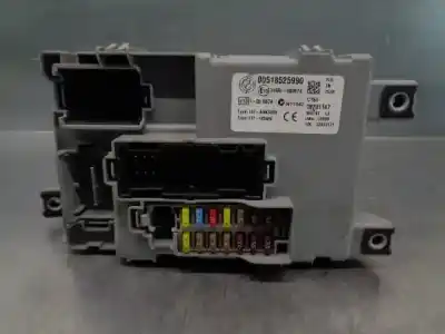 Pièce détachée automobile d'occasion boîtes à fusibles pour fiat 500 cabrio (150) lounge références oem iam 00518525990  