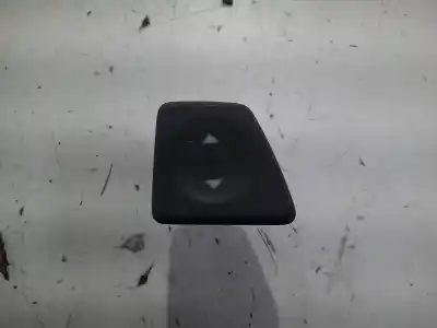 Автозапчасти б/у ВЫКЛЮЧАТЕЛЬ ПЕРЕДНЕГО ПРАВОГО ОКНА за FIAT 500 (312_)  ссылки OEM IAM 305063248A  