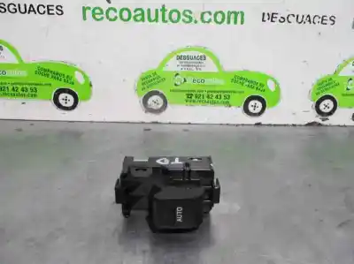 Peça sobressalente para automóvel em segunda mão BOTÃO / INTERRUPTOR ELEVADOR VIDRO TRASEIRO DIREITO por TOYOTA AURIS  Referências OEM IAM 192801  